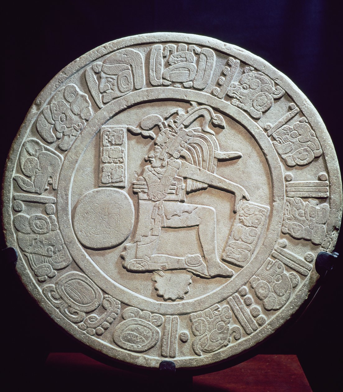 Maya-Ballplatzmarkierung, aus Chinkultic, Chiapas, 590 n. Chr. (Kalkstein) von Pre Columbian