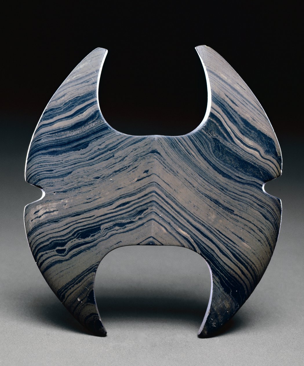 Ovate Bannerstein, nordamerikanische archaische Periode, 2000-1000 v. Chr. (Schiefer) von Prehistoric