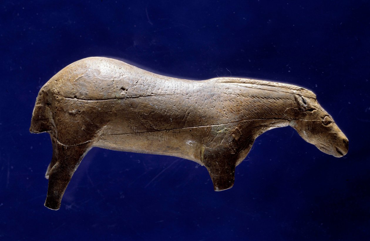 Prähistorische Kunst (Mittleres Magdalénien): Skulptur eines Pferdes aus Mammutelfenbein aus der Höhle von Espelugues (Hautes-Pyrenees) von Prehistoric Prehistoric