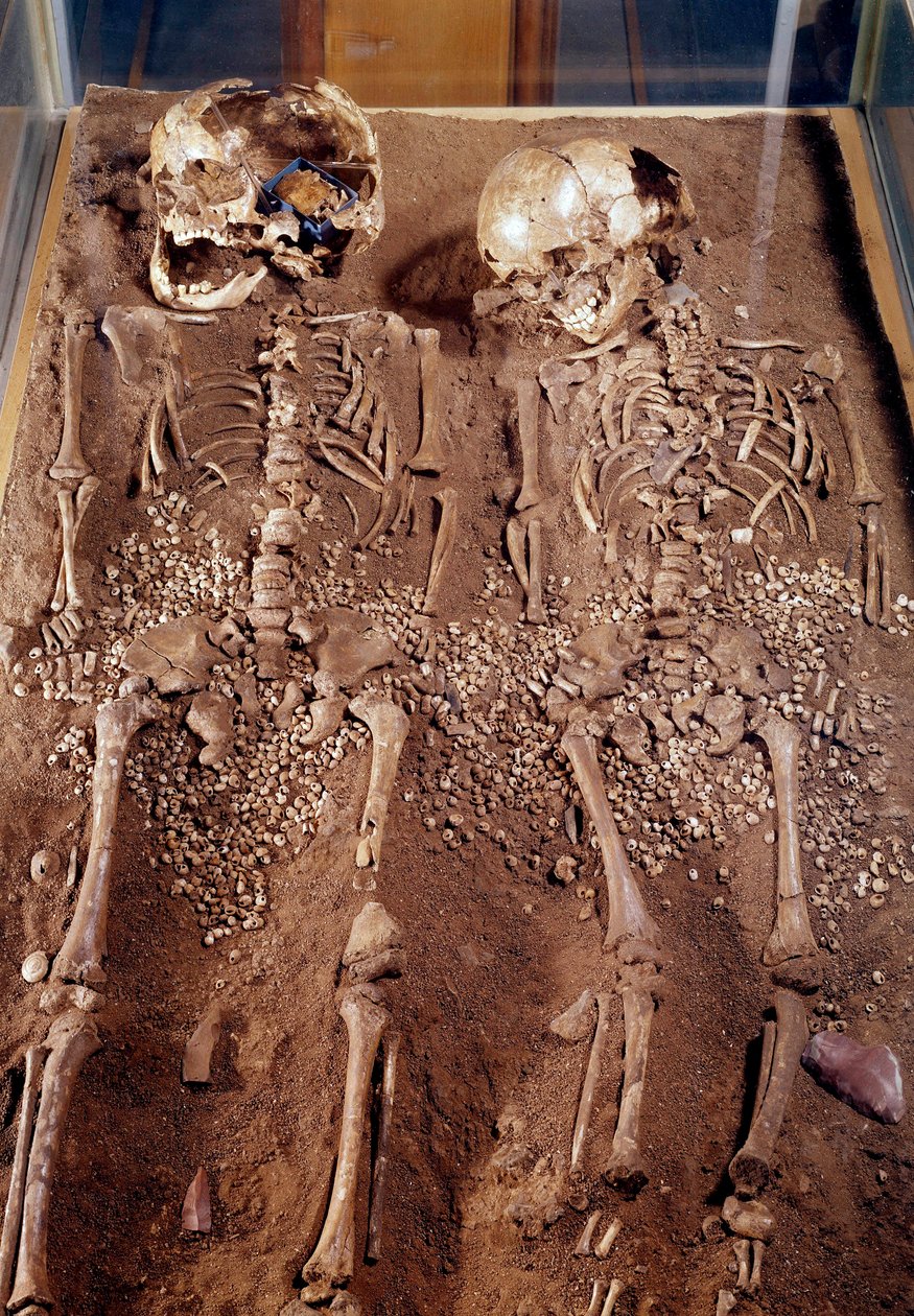 Prähistorie: Skelette von zwei Kindern. 30000-25000 v. Chr. Aus der Grimaldi-Höhle von Prehistoric Prehistoric