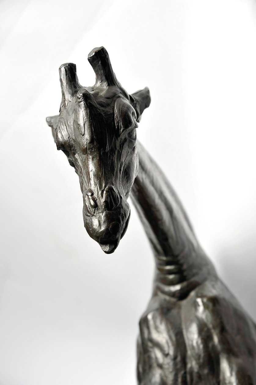 Große Giraffe mit gesenktem Kopf, modelliert 1909-10, gegossen vor 1913 von Rembrandt Bugatti