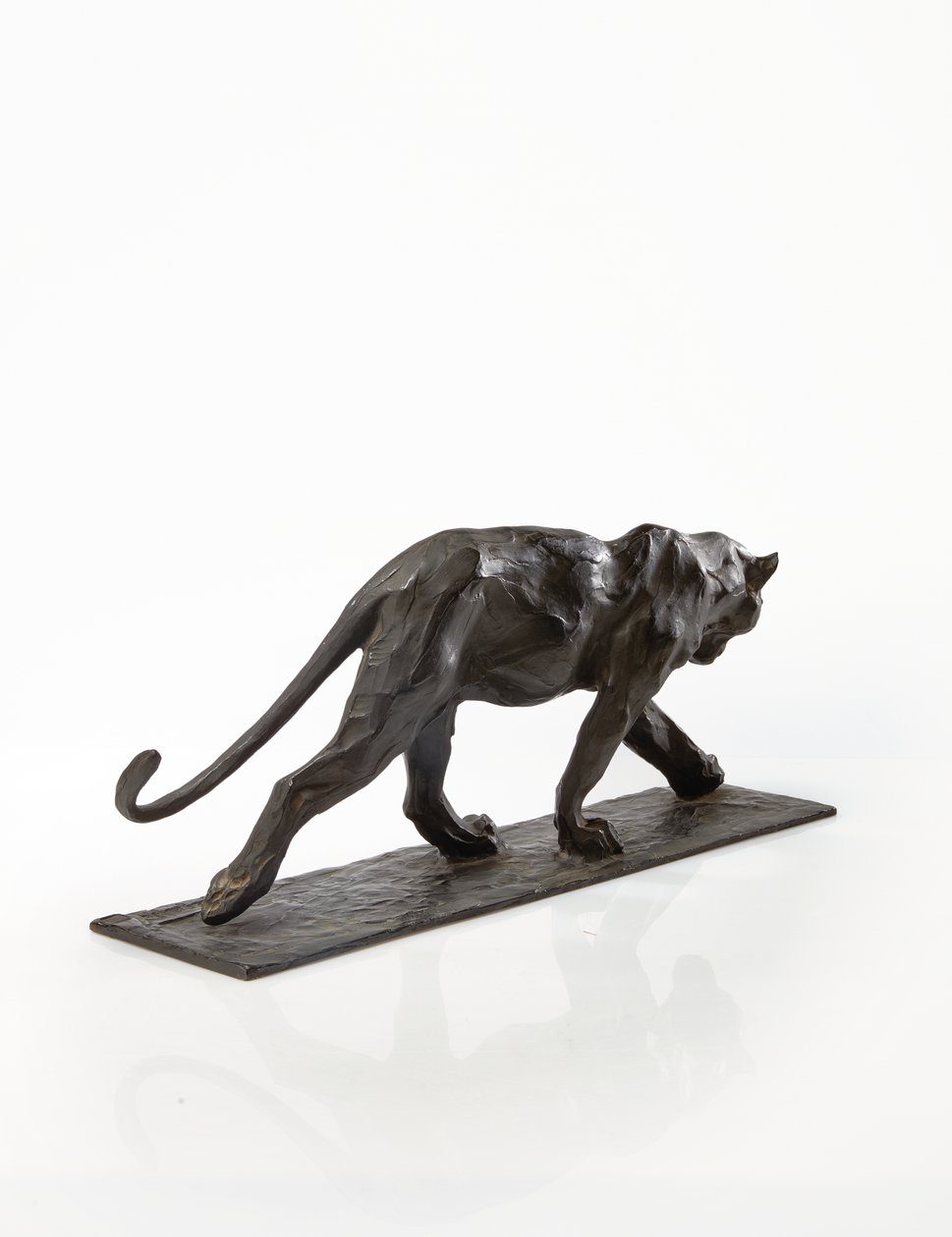 Panther im Gehen, Hinterbein erhoben, ca. 1904 von Rembrandt Bugatti