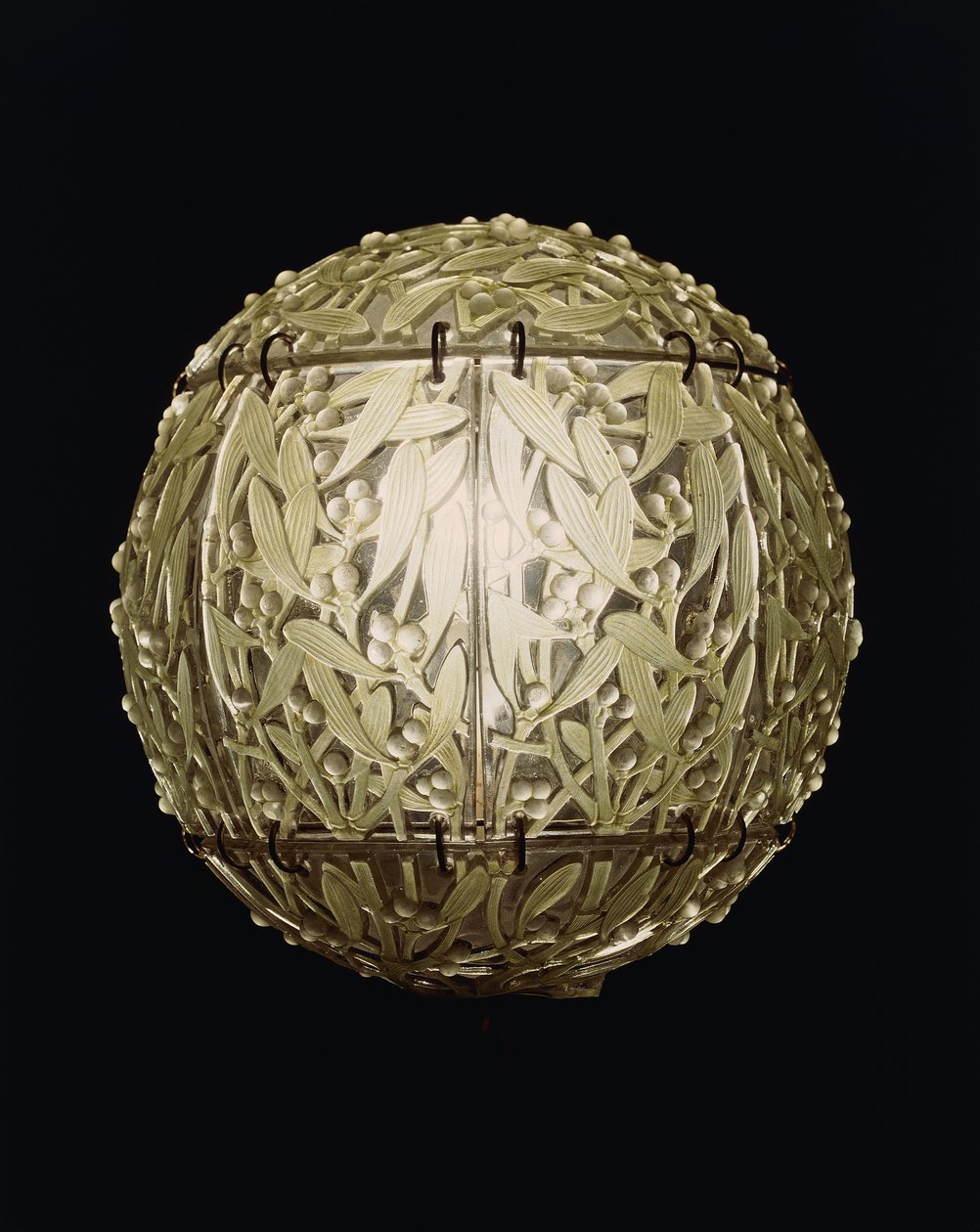 Boule de Gui, ein grün gefärbter hängender Schirm von Rene Jules Lalique