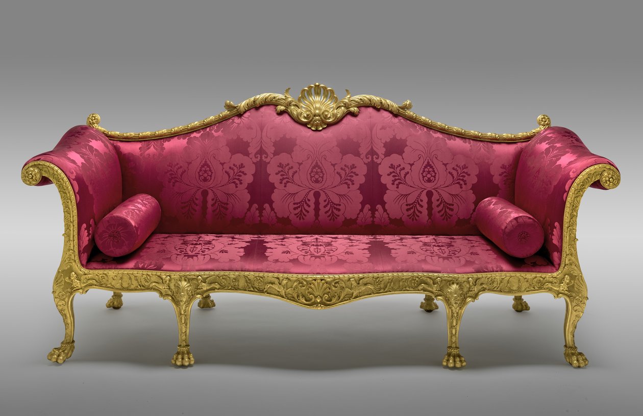 Das Dundas-Sofa, in Auftrag gegeben 1764, hergestellt 1765 (vergoldete Kiefer und Buche, mit späterer Seidenpolsterung) von Robert Adam