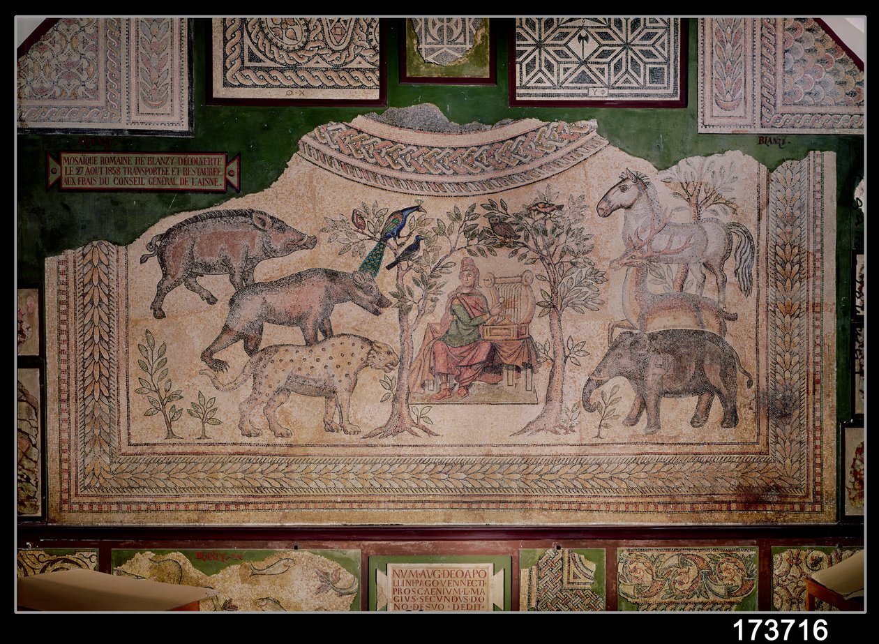Orpheus bezaubert die Tiere, von der Fundstelle Blanzy (Mosaik) von Roman