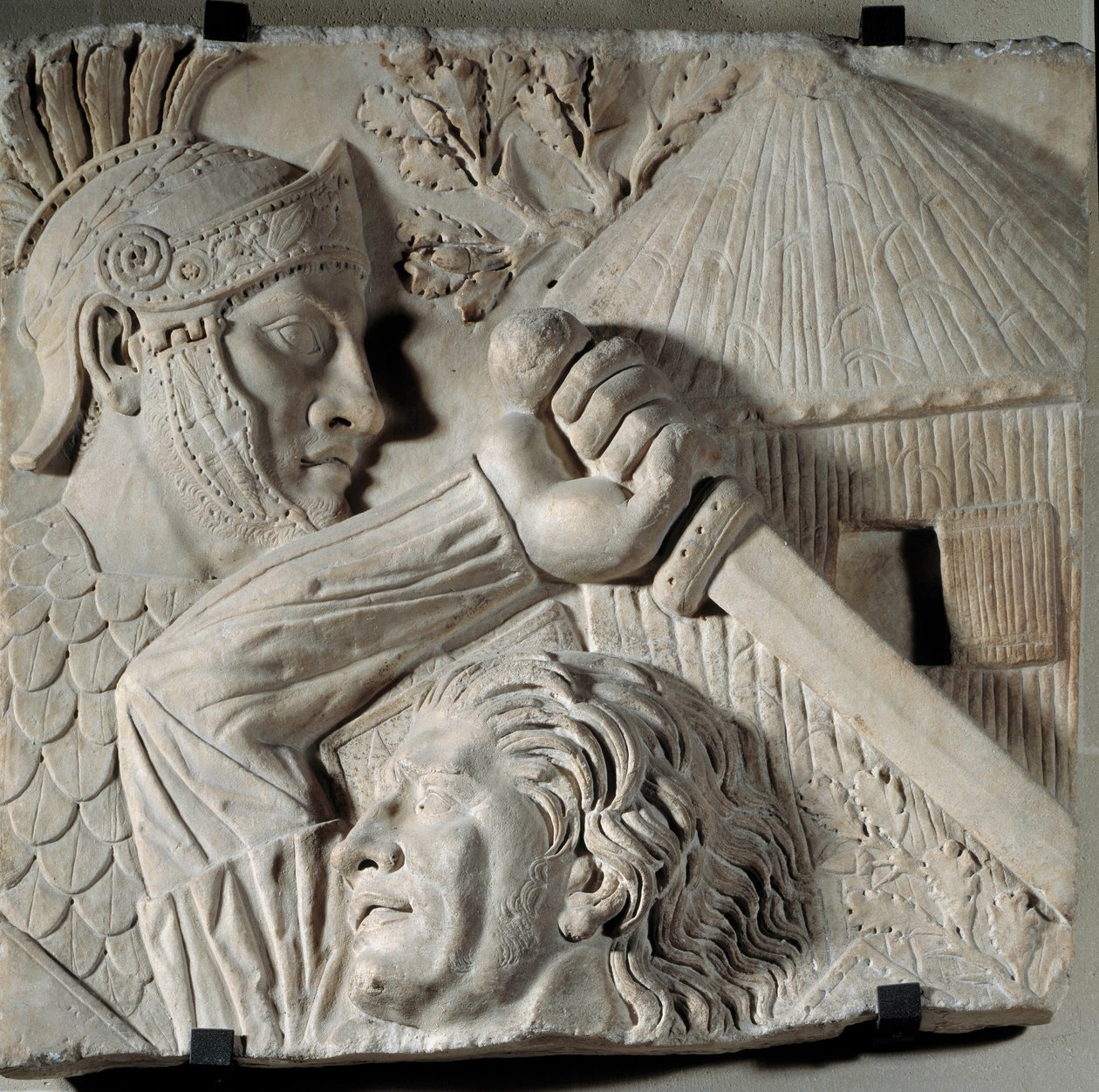Kunst des antiken Rom: Barbar kämpft gegen einen römischen Legionär. Flachrelief, Anfang des 2. Jahrhunderts nach Christus. Rom, Trajansforum. Paris, Musée du Louvre von Roman