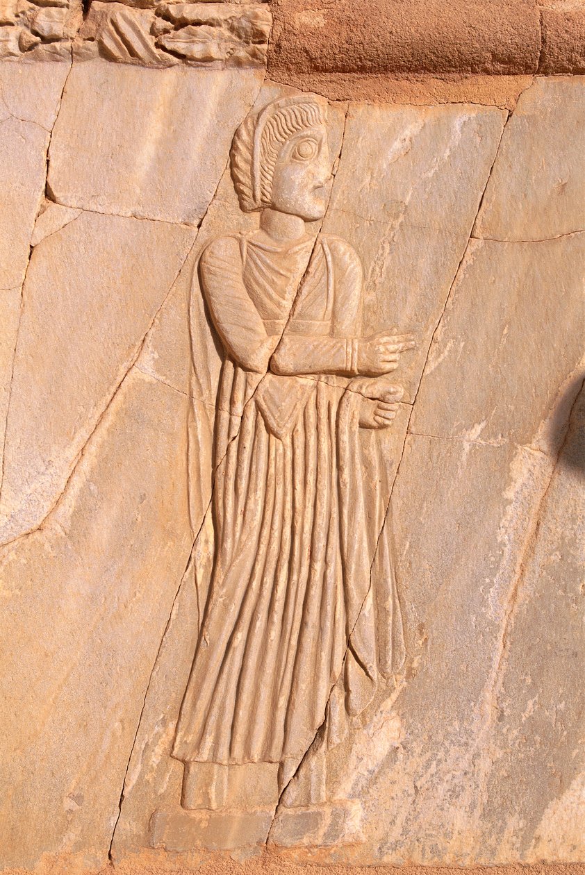 Nahaufnahme des dekorativen Bühnenreliefs des Theaters von Sabratha, Libyen, Tripolitanien von Roman