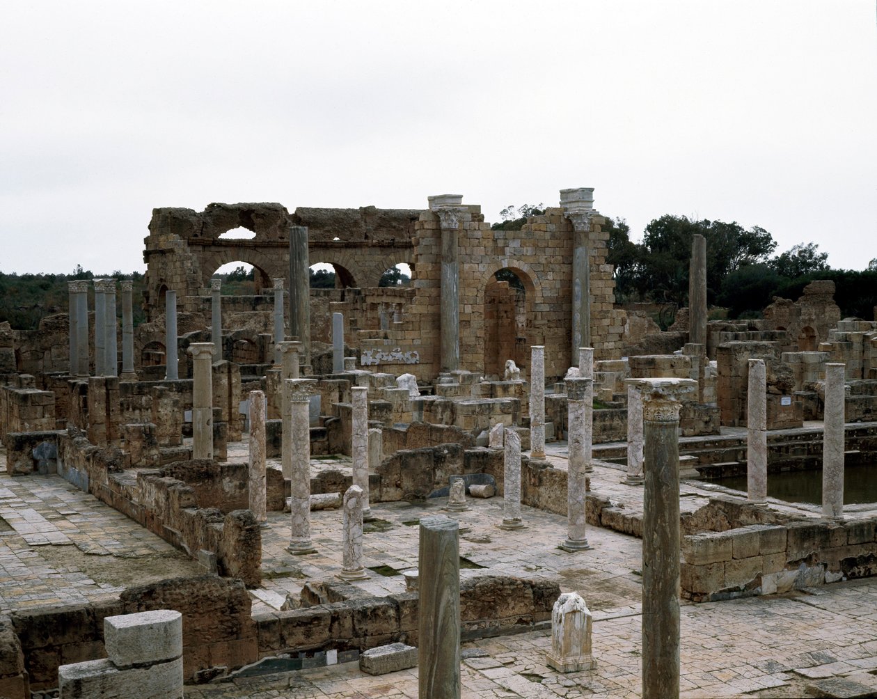 Öffentliches Bad, erbaut unter Kaiser Hadrian, 2. Jahrhundert von Roman