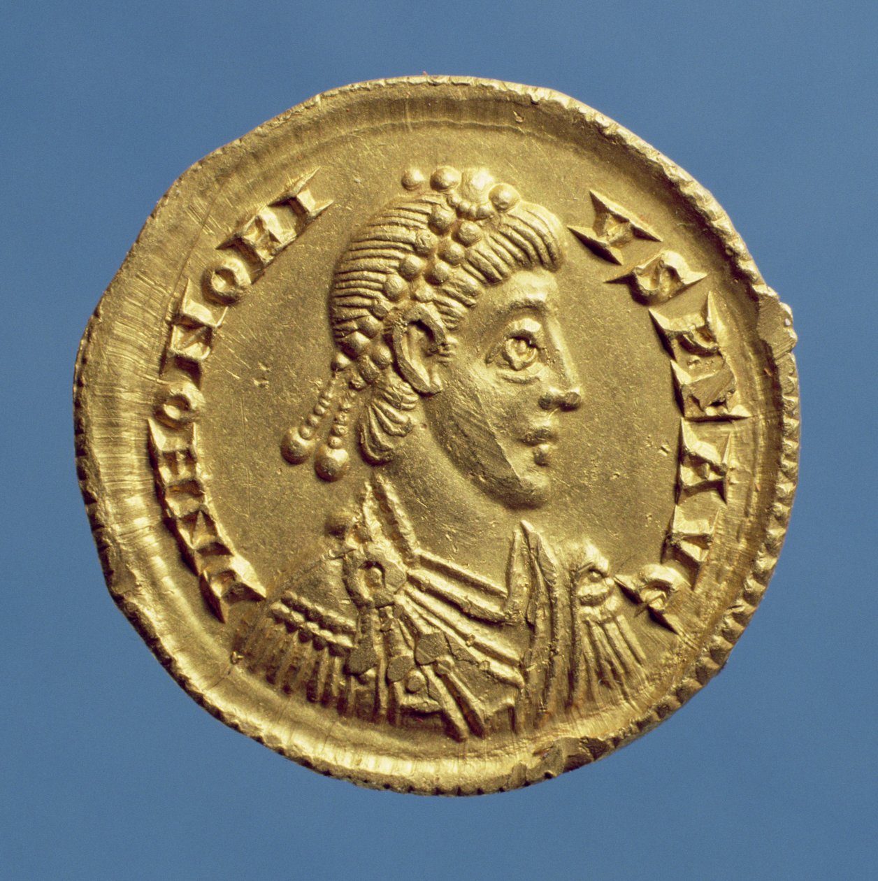 Solidus (Vorderseite) von Honorius (393-432) drapiert, gepanzert, mit Diadem. Inschrift: D N HONORIVS P F AVG von Roman