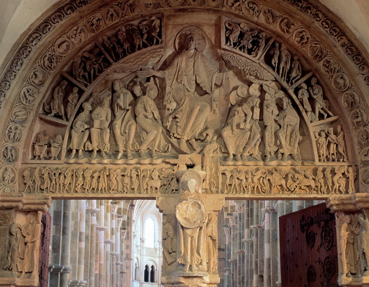 Tympanon der Basilika von Vézelay, das Christus in Majestät darstellt (12. Jahrhundert) von Romanesque