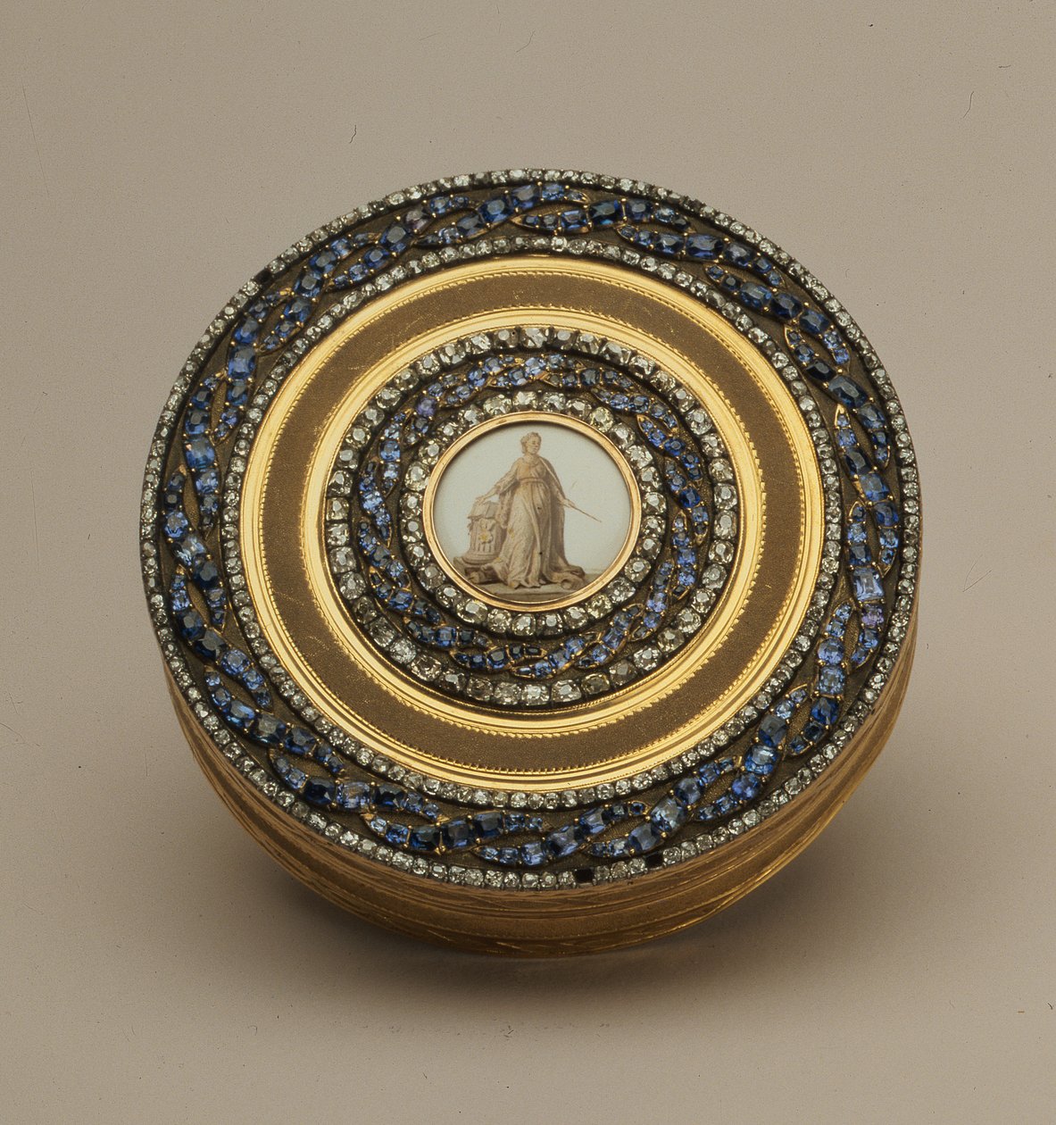 Schnupftabakdose mit späterem Miniaturdenkmal für Katharina II., von Johann Gottlieb Scharff, St. Petersburg, 1776 von Russian School