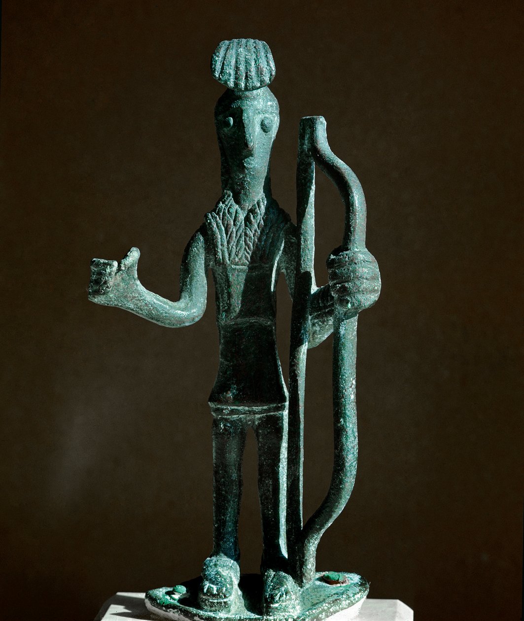 Nuragische Kultur (Nuraghen) Sardinien: Statuette eines Kriegers, der einen Bogen spannt (Speer fehlt) in Bronze. 8.-7. Jahrhundert v. Chr. von Sardinia Nuragic Civilization