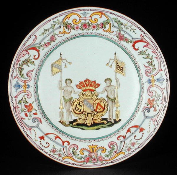 Teller dekoriert in Famille-Rose-Emaille mit den Wappen von Goos von Ghyseghem, verbunden mit Vecquemans und Goubau, Yonzheng-Periode (1725-35) ca. 1730 von School Chinese