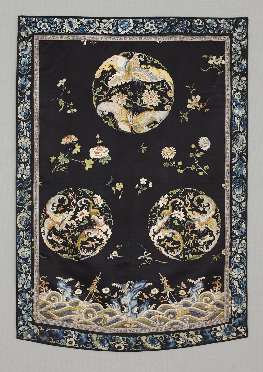 Aufhängung, ca. 1750-1800 (Seide mit Stickerei (Satin-Stich), natürliche und synthetische Farbstoffe) von School Chinese
