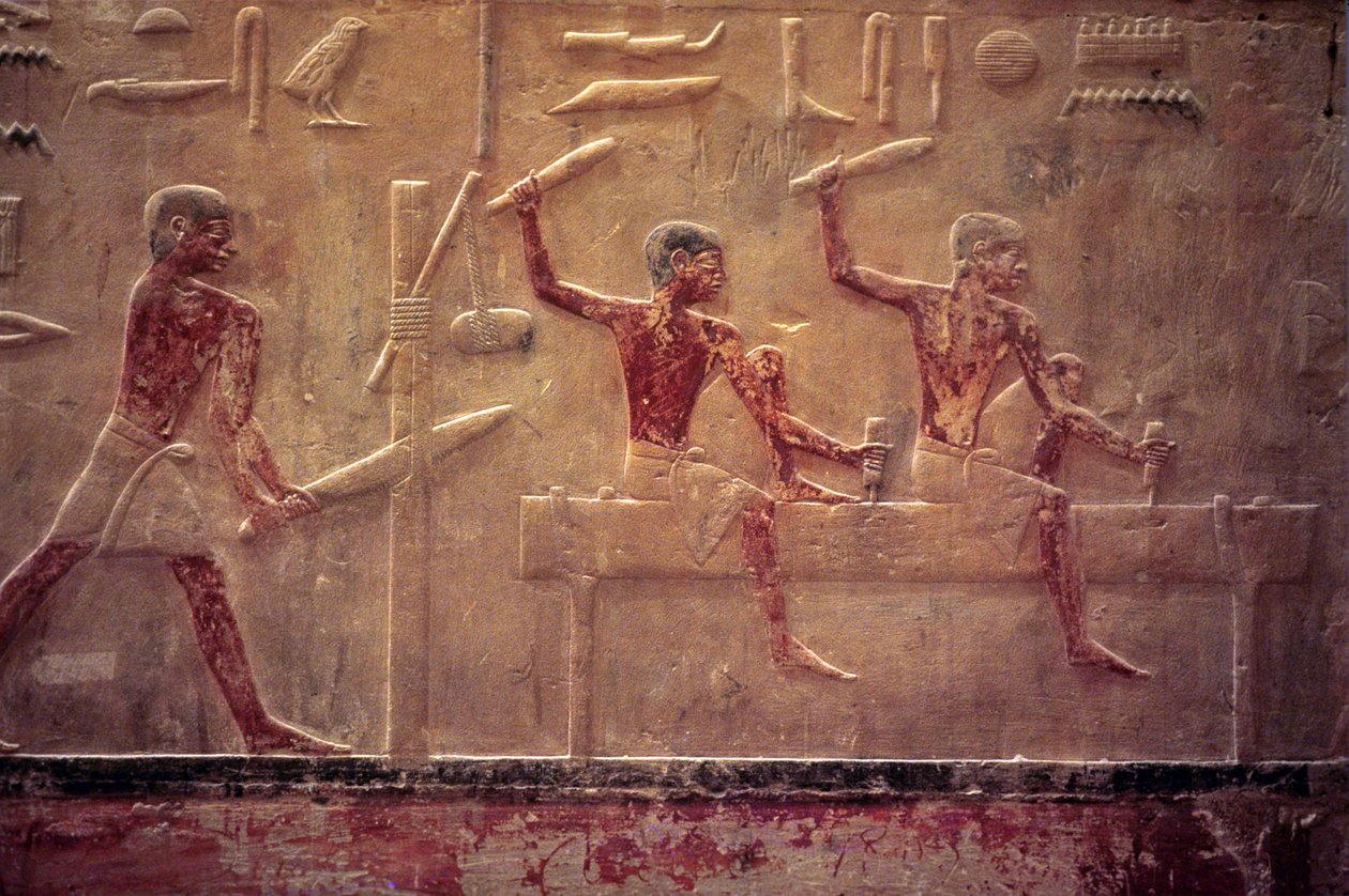 Altes Ägypten, Wandmalerei, Mastaba/Grab des Ti, Saqqara, 5. Dynastie, Zimmerleute sägen und hämmern, Balken formen von School Egyptian