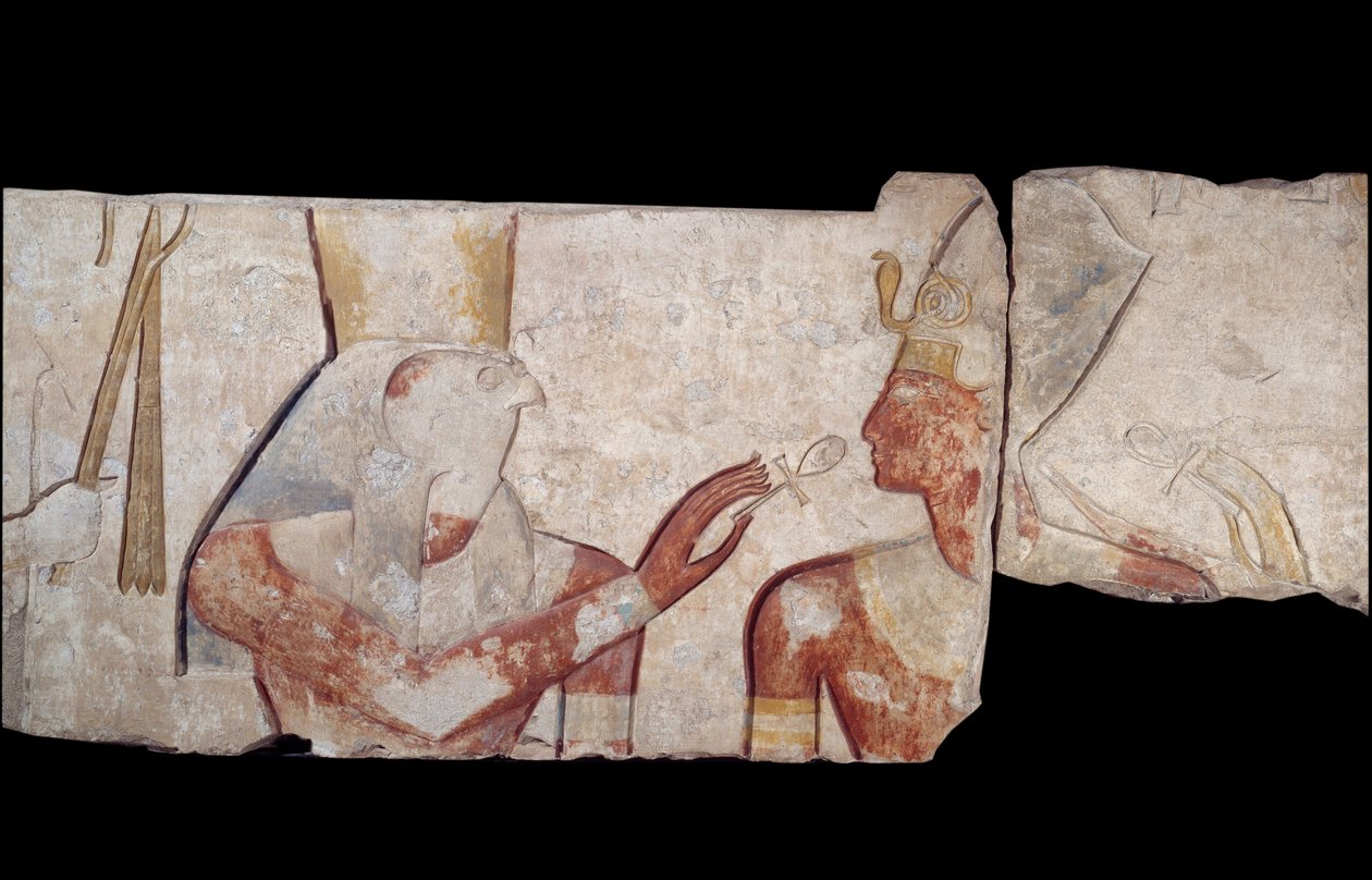 Altägyptische Kunst: König Ramses II. wird den Göttern Horus, Amon und Hathor vorgestellt, die ihm Leben und königliche Insignien verleihen. Flaches Kalksteinrelief aus dem Tempel von Ramses II. in Abydos um 1250 v. Chr. 19. Dynastie. Neues Reich. Paris, M von School Egyptian
