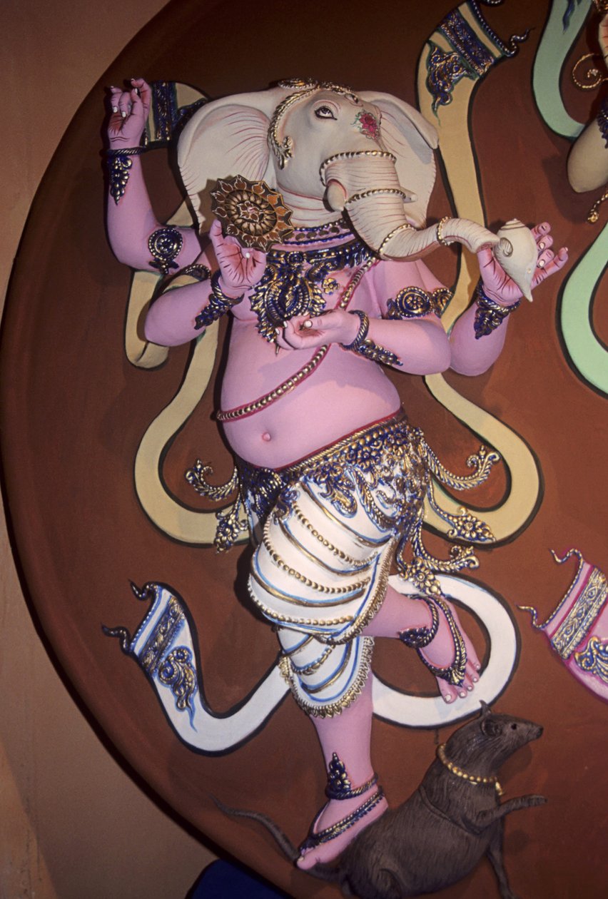 Idol des elefantenköpfigen Gottes Ganesh von School Indian