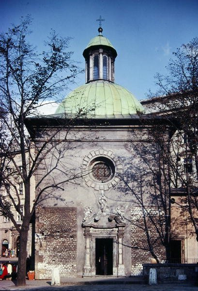 Kirche des Hl. Adalbert, ursprünglich im 12. Jahrhundert erbaut, im 18. Jahrhundert modernisiert von School Polish