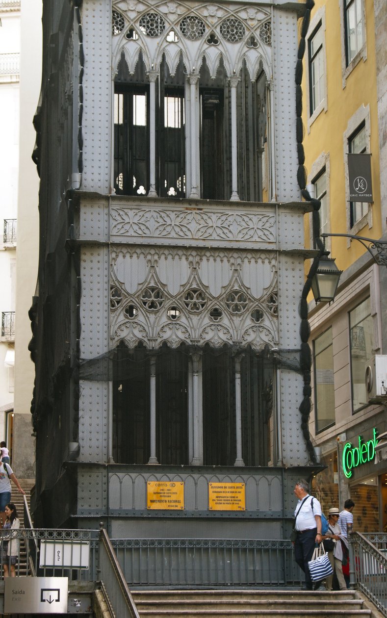Santa Justa Aufzug, Lissabon, Portugal von School Portuguese