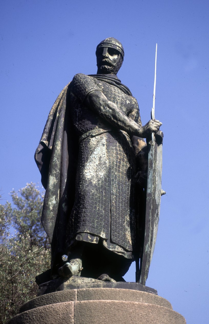 Statue von König Afonso I., Guimaraes, Portugal von School Portuguese