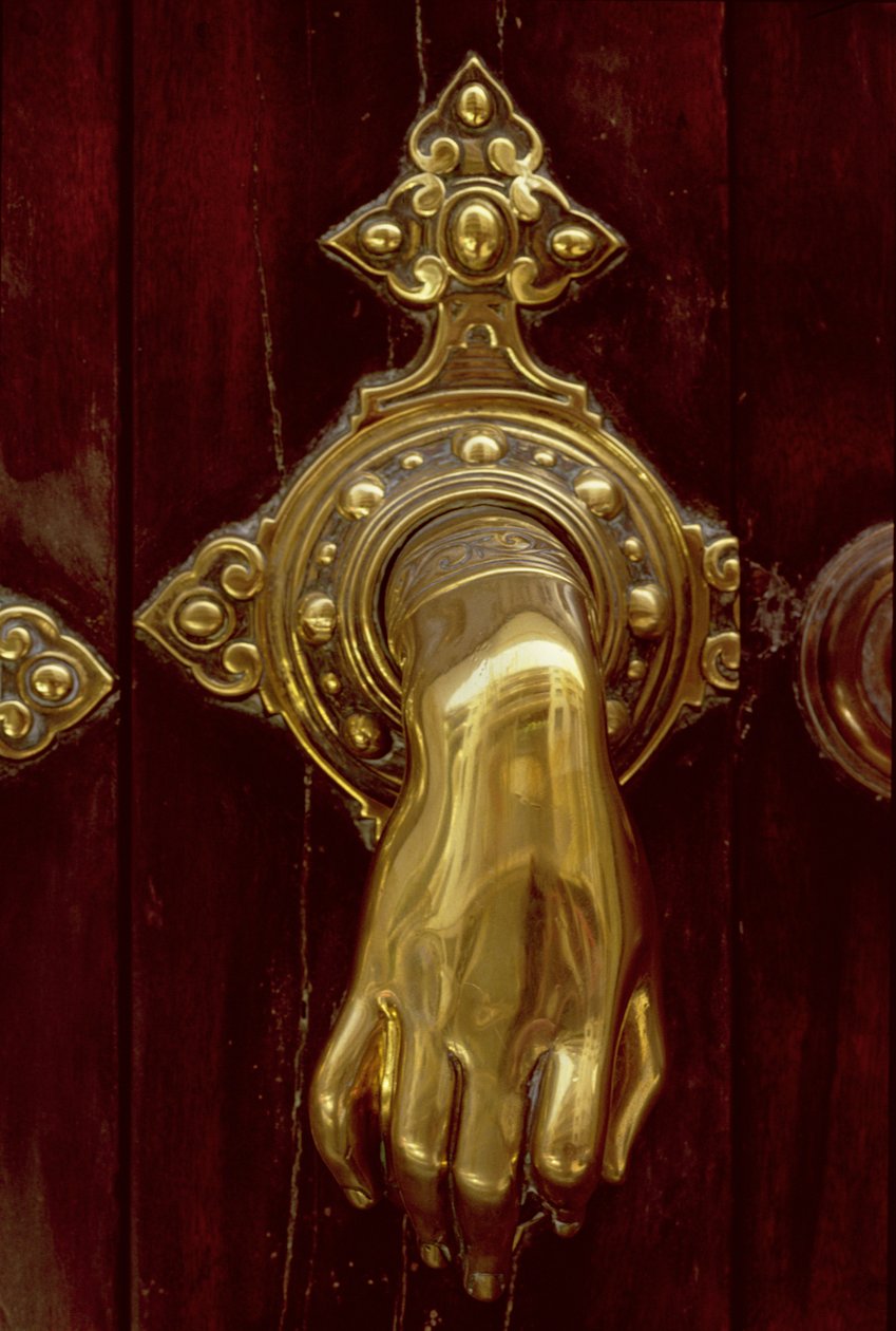 Türklopfer in Form einer Hand (Detail) von School Spanish
