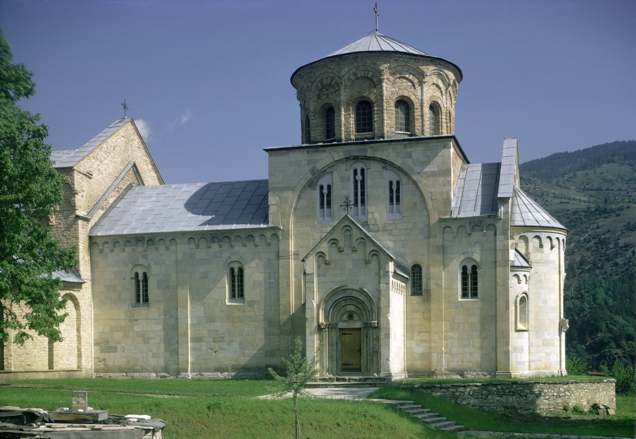 Südansicht der Kirche Sveta Bogodorica von Serbian School