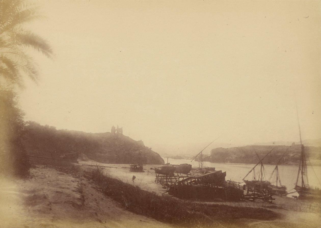 Blick auf den Nil mit Booten und Ruinen von Théodule Devéria