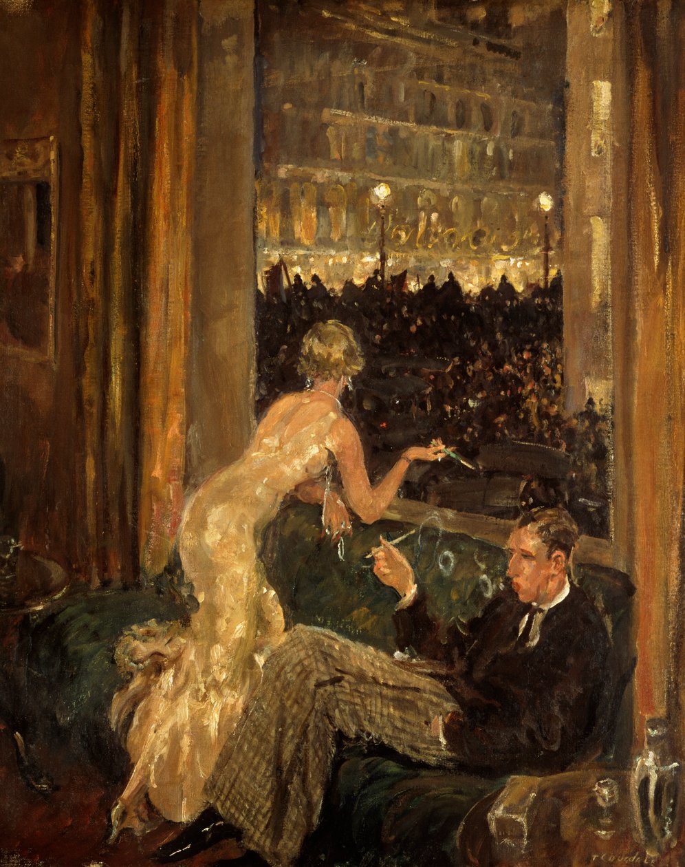 Blick auf ein Interieur mit einem Paar, das die Ankunft der Jarrow-Marschierer in London durch ein Fenster beobachtet von Thomas Cantrell Dugdale