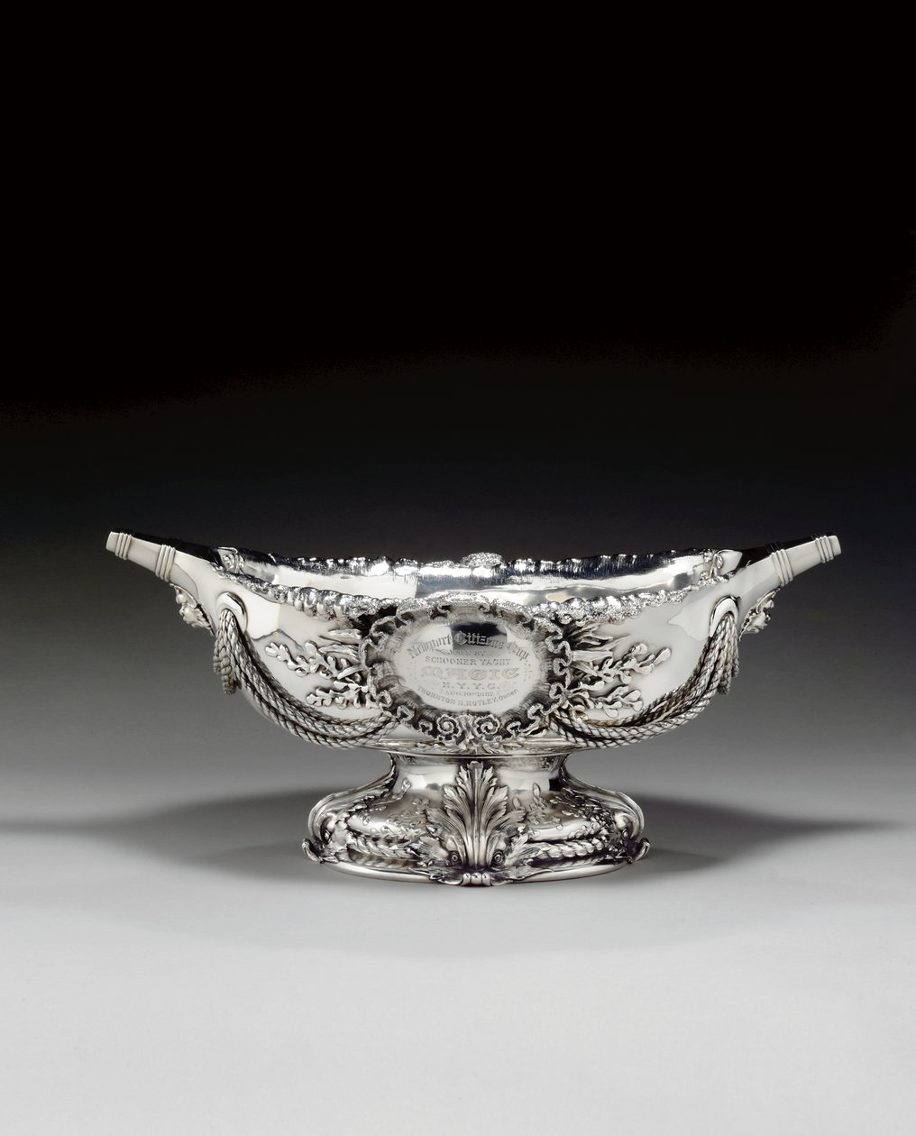 Yacht-Trophäen-Mittelstück von Tiffany and Company