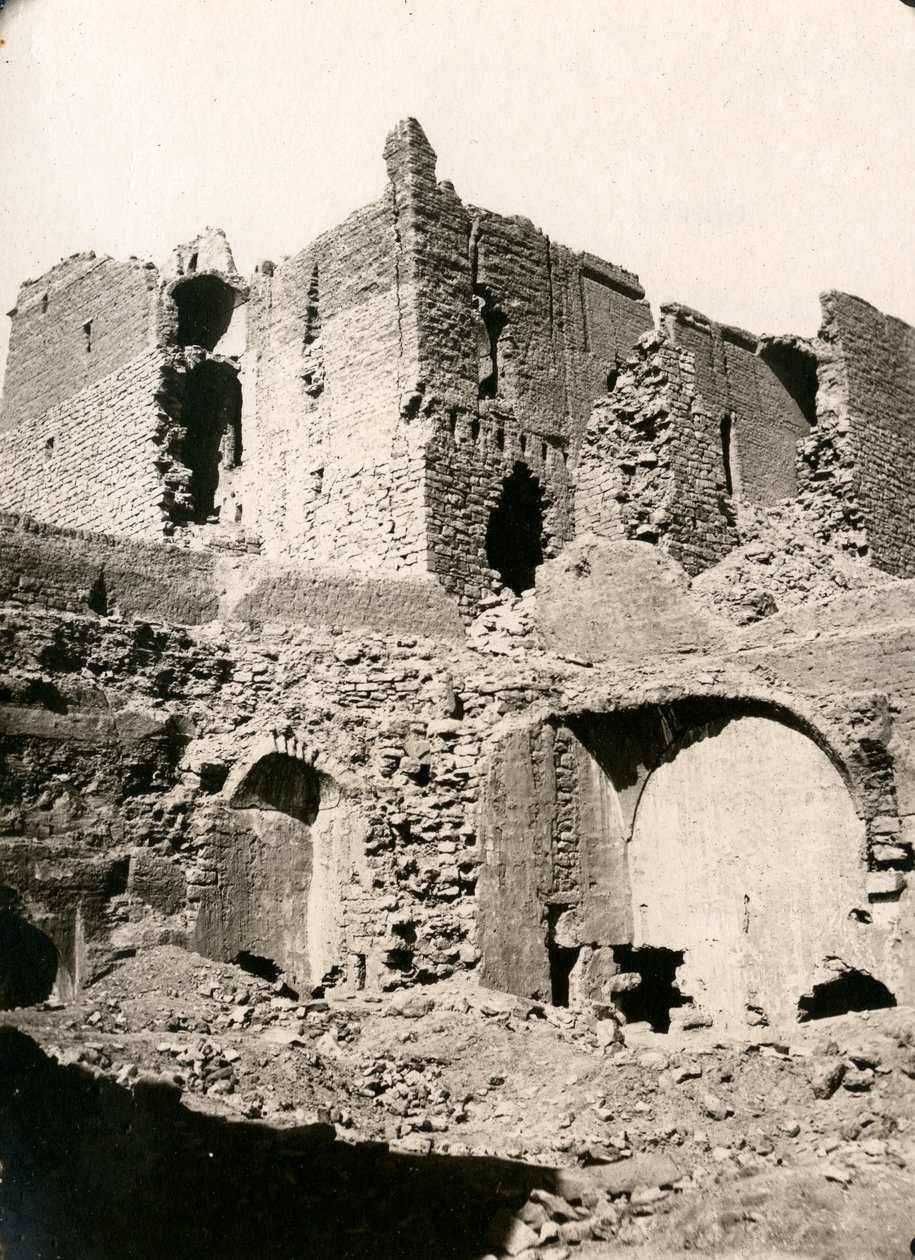 Kirche im Kloster St. Simeon, nordwestliche Ecke vor der Restaurierung, Assuan, Ägypten von Ugo Monneret de Villard