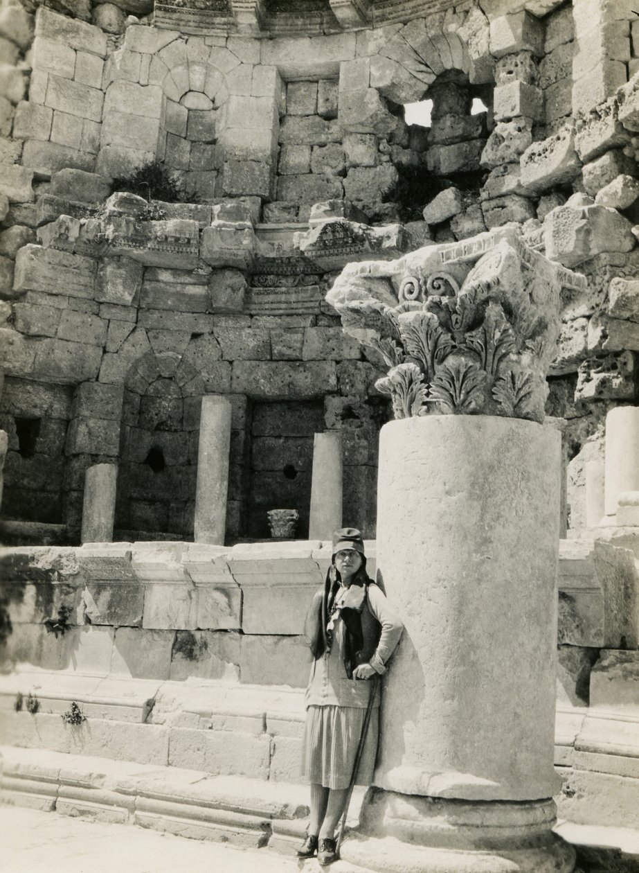 Das Nymphäum, griechisch-römische Stadt Gerasa (heute Jerash), Fotografie von Ugo Monneret de Villard, ca. 1930 von Ugo Monneret de Villard