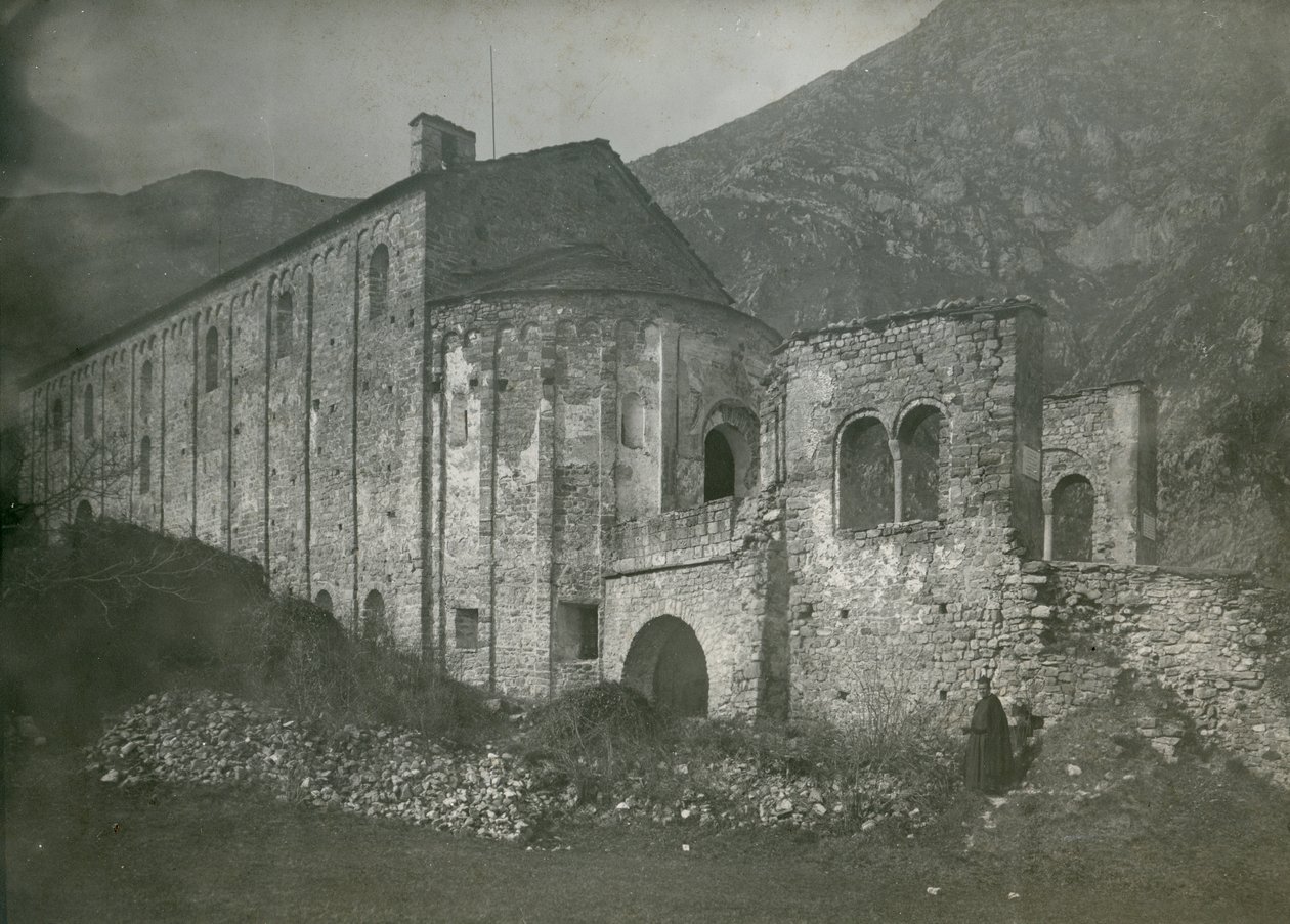 Ansicht der Abtei San Pietro al Monte, Civate, Lombardei, Italien, Fotografie von Ugo Monneret de Villard, um 1910 von Ugo Monneret de Villard