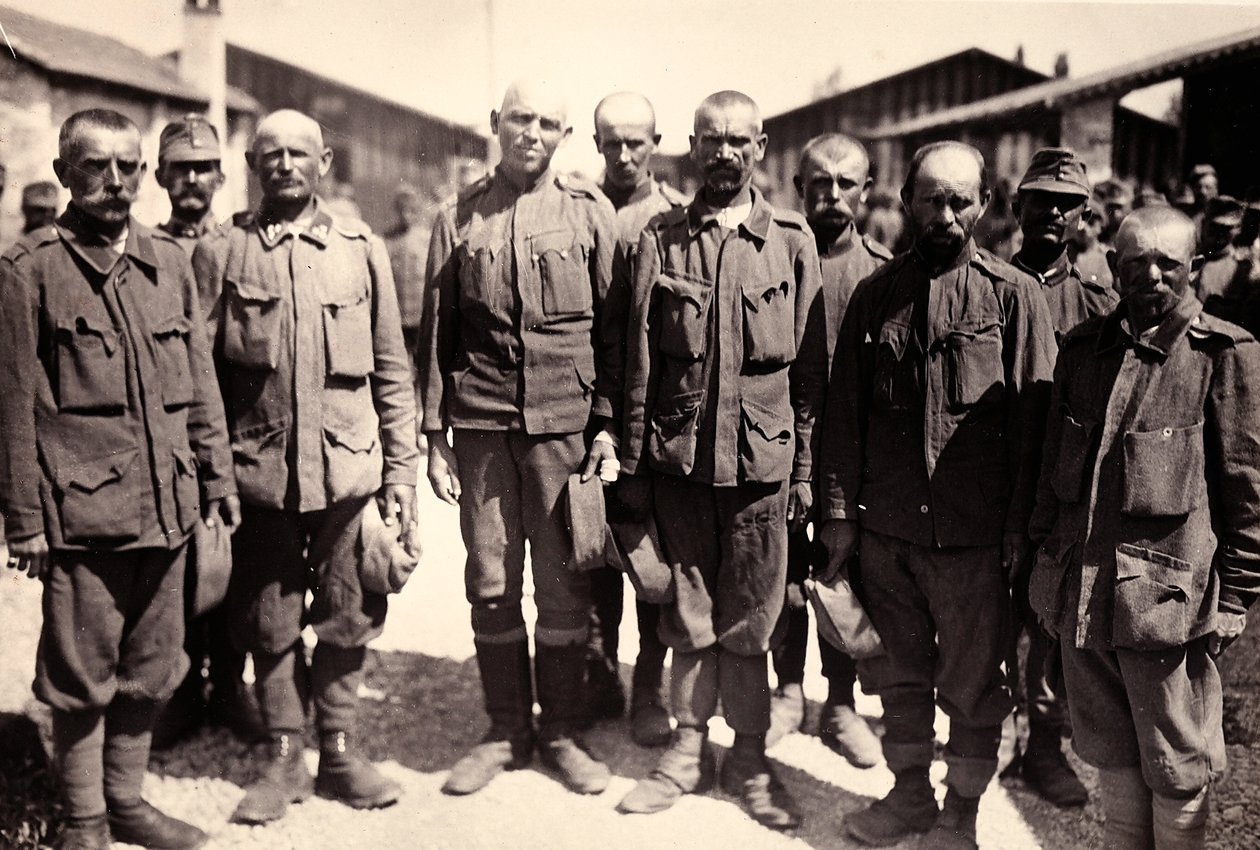 Österreichische Gefangene in Bagnaria Arsa, Udine, Italien, 04/1916 von Ugo Ojetti