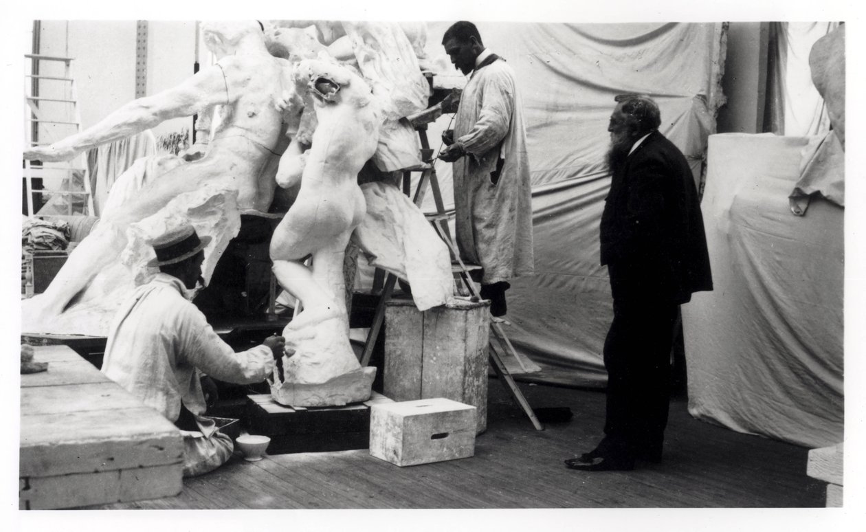 Auguste Rodin (1840-1917) in seinem Pariser Atelier, 1905 von Unbekannt Unbekannt