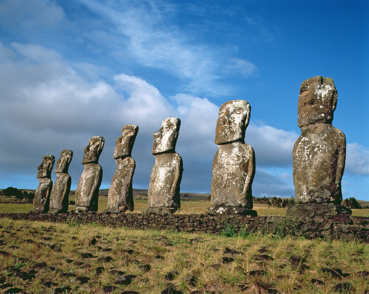 Monolithische Statuen auf Ahu Akivi, ca. 1000-1600 von Unbekannt Unbekannt