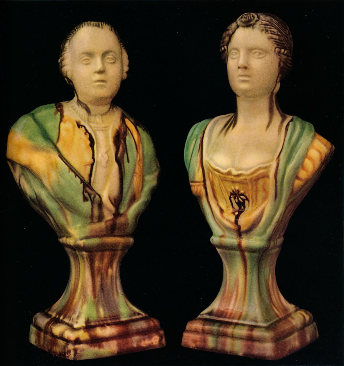 Ein Paar Staffordshire-Tonbüsten, die König George III. und Königin Charlotte darstellen von Unbekannt