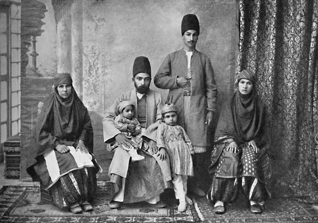 Eine persische Parsifamilie, 1902 von Unbekannt