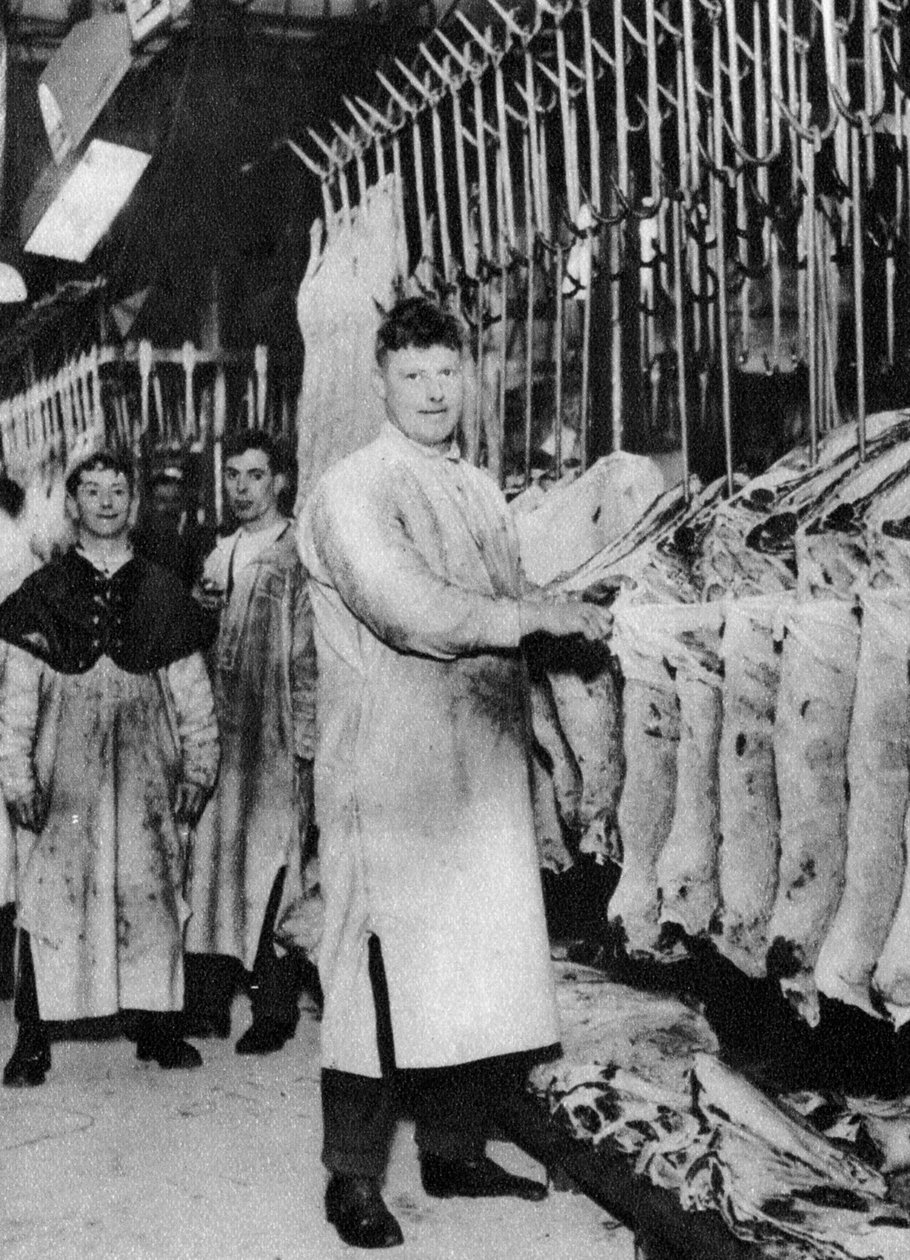 Ein Fleischträger, Smithfield Market, London, 1926-1927 von Unbekannt