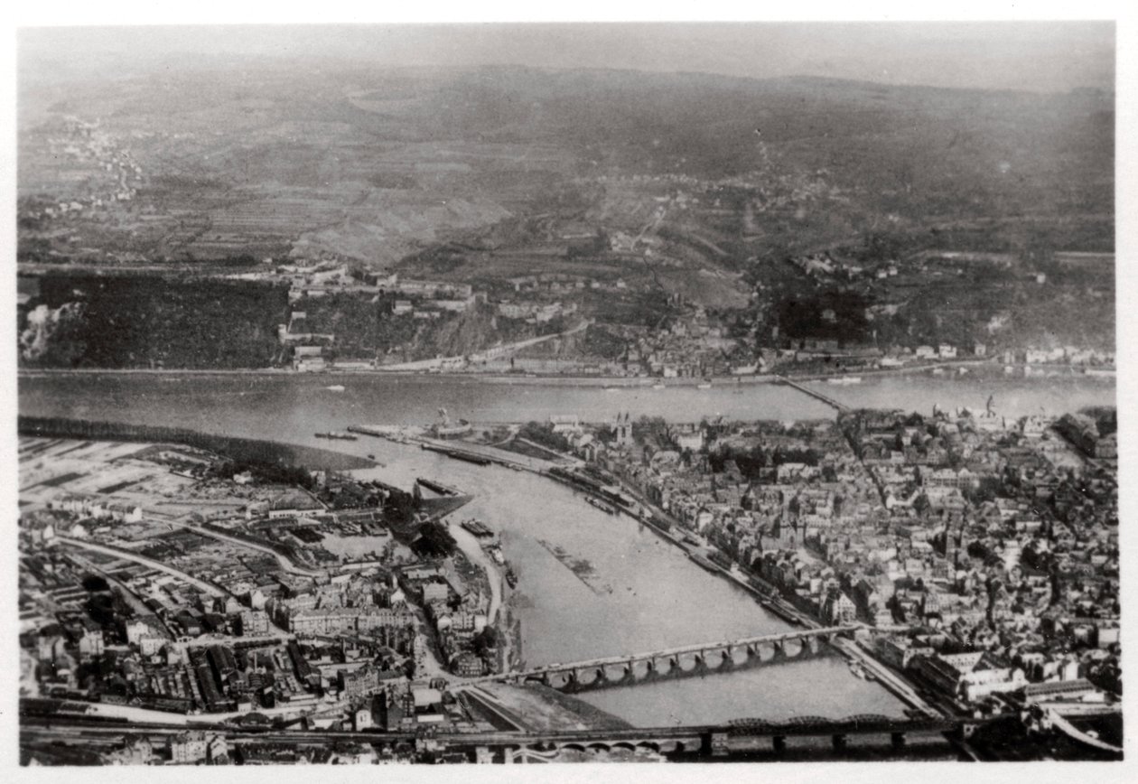 Luftaufnahme von Koblenz, Rhein-Pfalz, Deutschland, aus einem Zeppelin, ca. 1931 1933 von Unbekannt