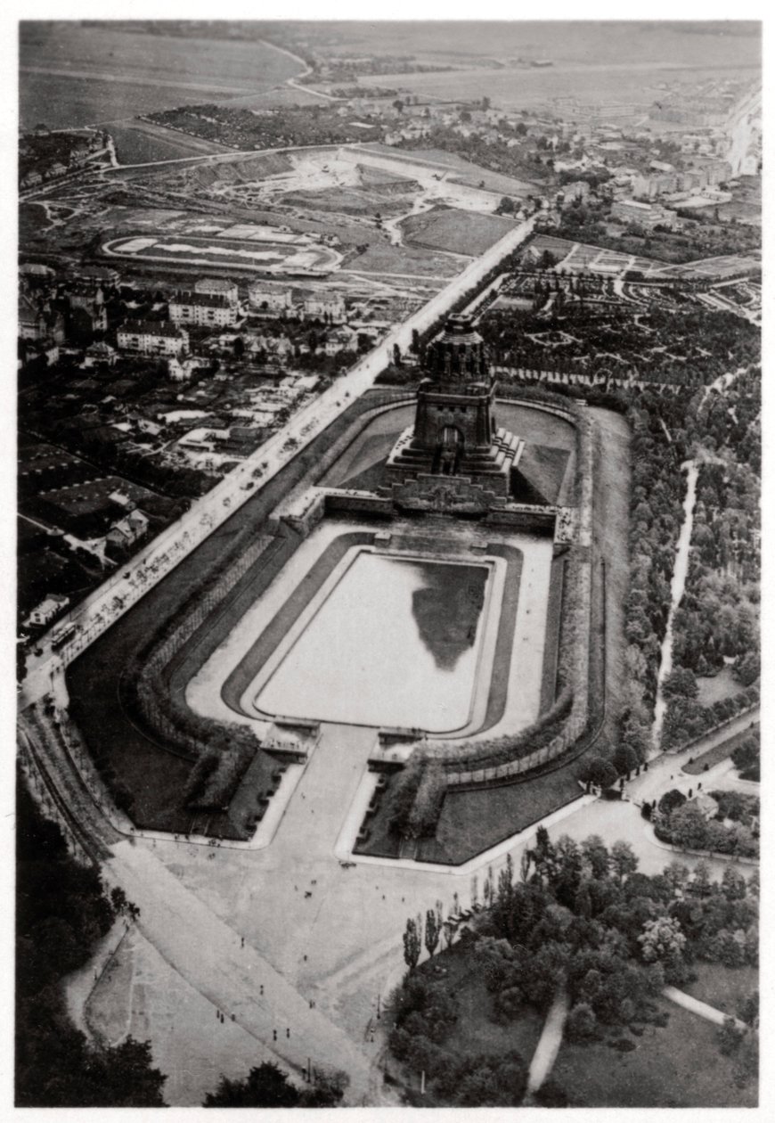 Luftaufnahme des Völkerschlachtdenkmals, Leipzig, Deutschland, aus einem Zeppelin, ca. 1931-1933 von Unbekannt