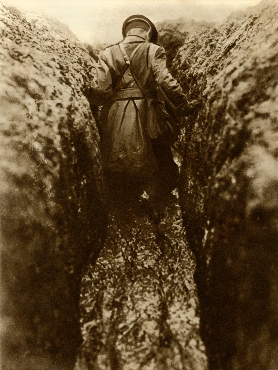 Ein Offizier in den Schützengräben, Frankreich, Erster Weltkrieg, 1916, 1935 von Unbekannt