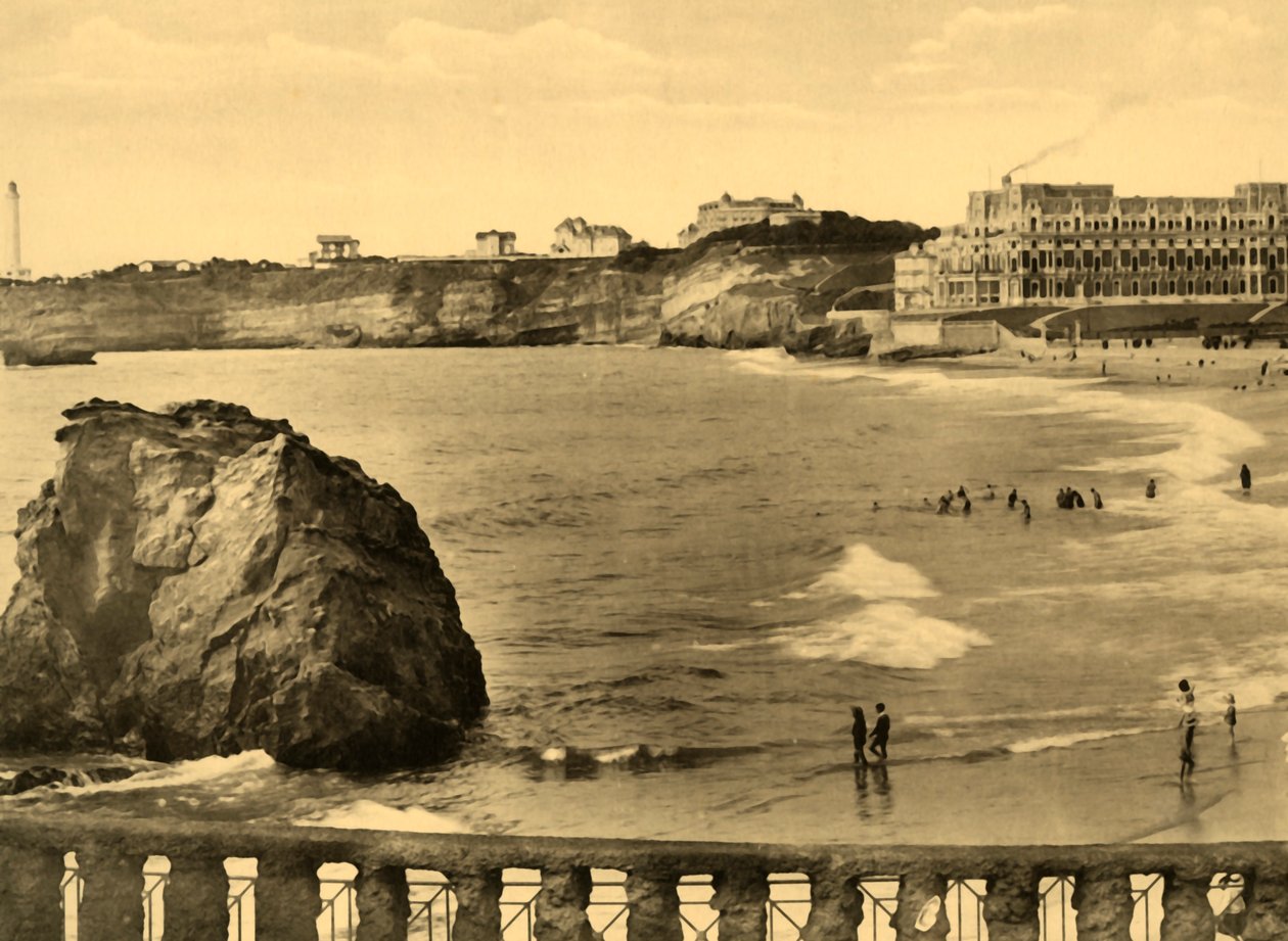 Biarritz - Hotel du Palais und die Bucht, ca. 1930 von Unbekannt
