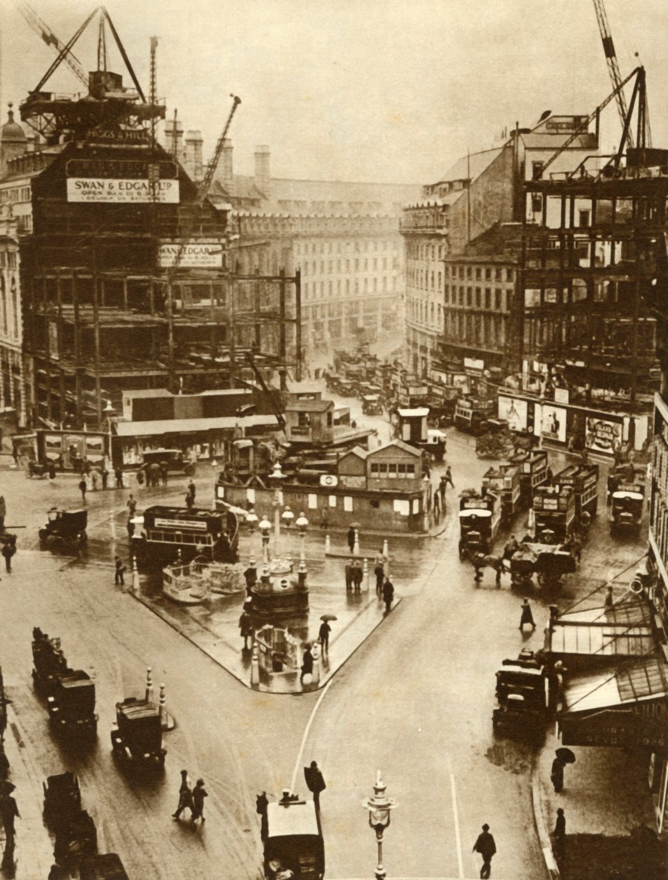 Bauarbeiten am Piccadilly Circus in London, 1926, 1935 von Unbekannt