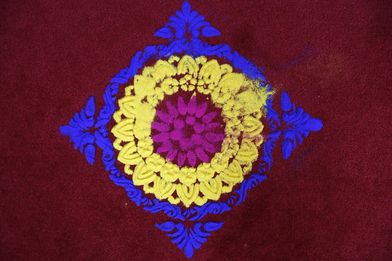 Diwali Rangoli im Shirdi Sai Baba Tempel, Leicester. Vereinigtes Königreich von Unbekannt