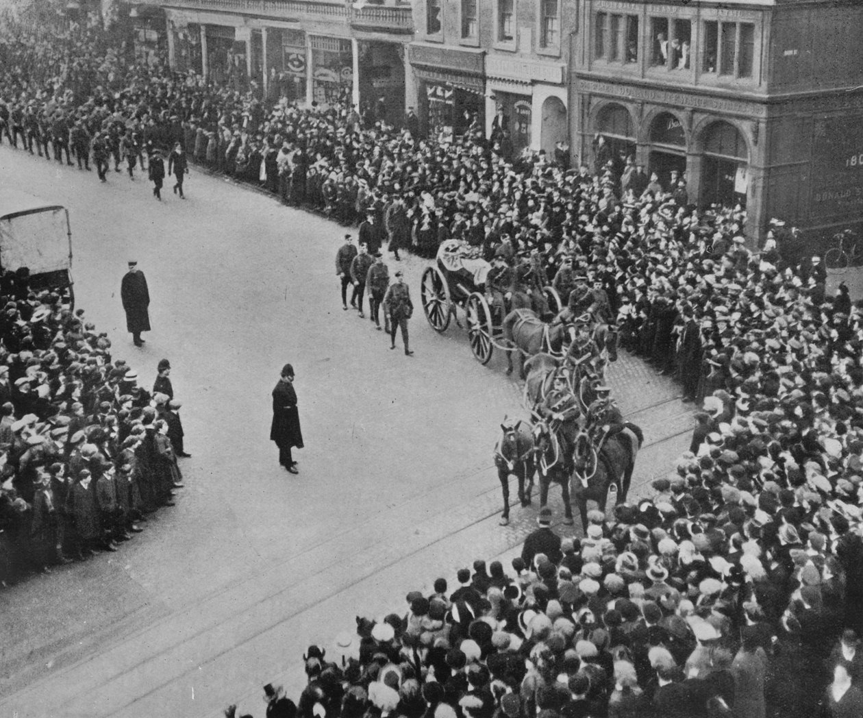 Begräbnisprozession mit vollen militärischen Ehren des Kapitäns der Blücher, 1915 von Unbekannt