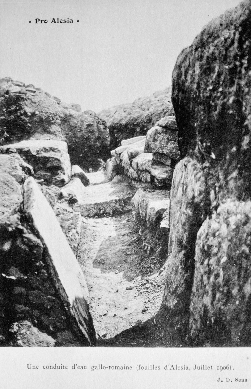 Gallorömische Wasserleitung, Ausgrabungen von Alesia, Juli 1906 von Unbekannt