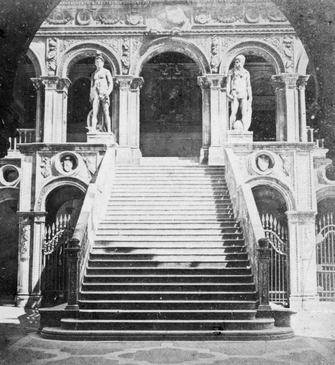 Riesentreppe, Dogenpalast, Venedig, Italien, spätes 19. oder frühes 20. Jahrhundert von Unbekannt