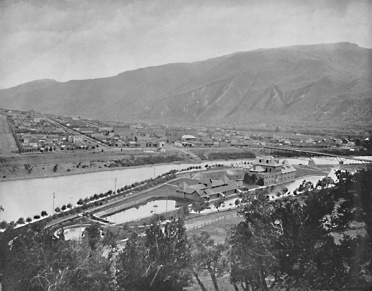 Glenwood Springs und Badehaus, Colorado, ca. 1897 von Unbekannt