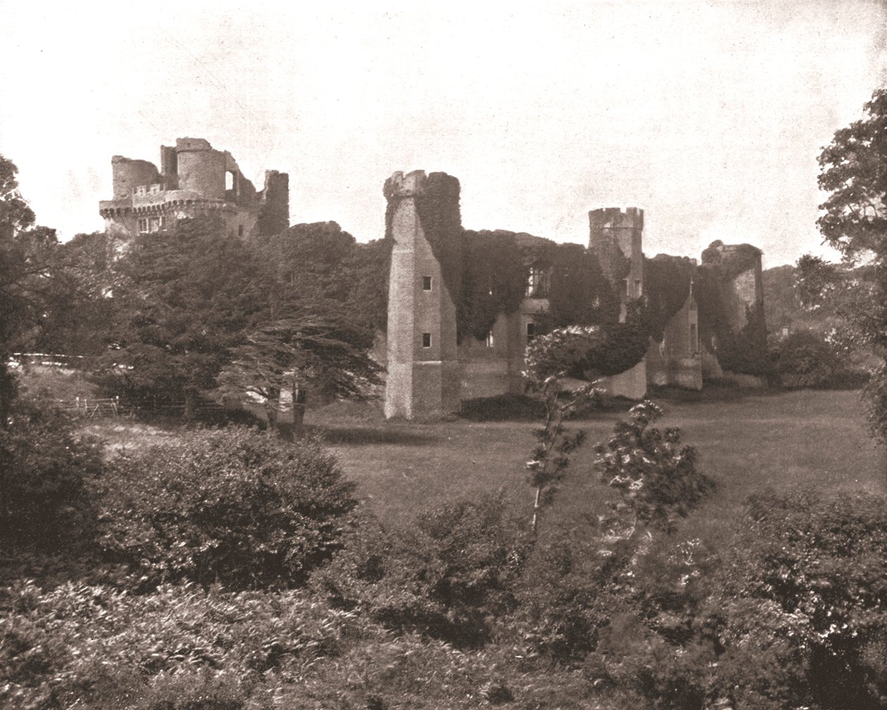 Herstmonceux Castle, East Sussex, 1894 von Unbekannt