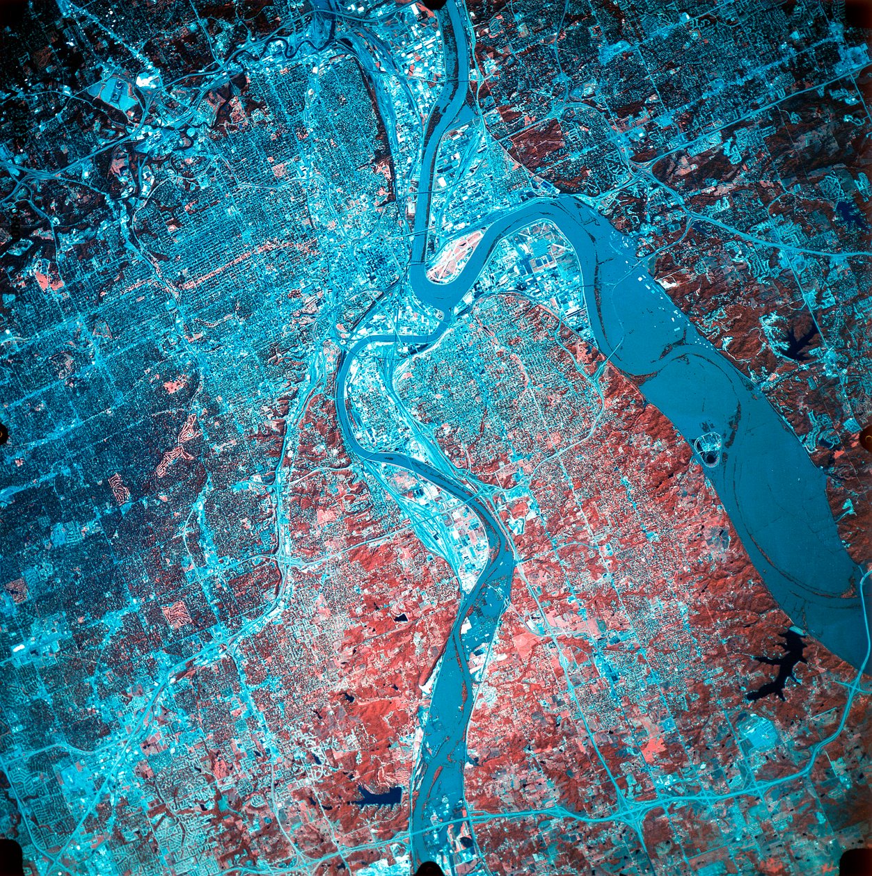 Infrarotfotografie des Zusammenflusses der Missouri- und Kansas-Flüsse, USA, 19. Juli 1993 von Unbekannt